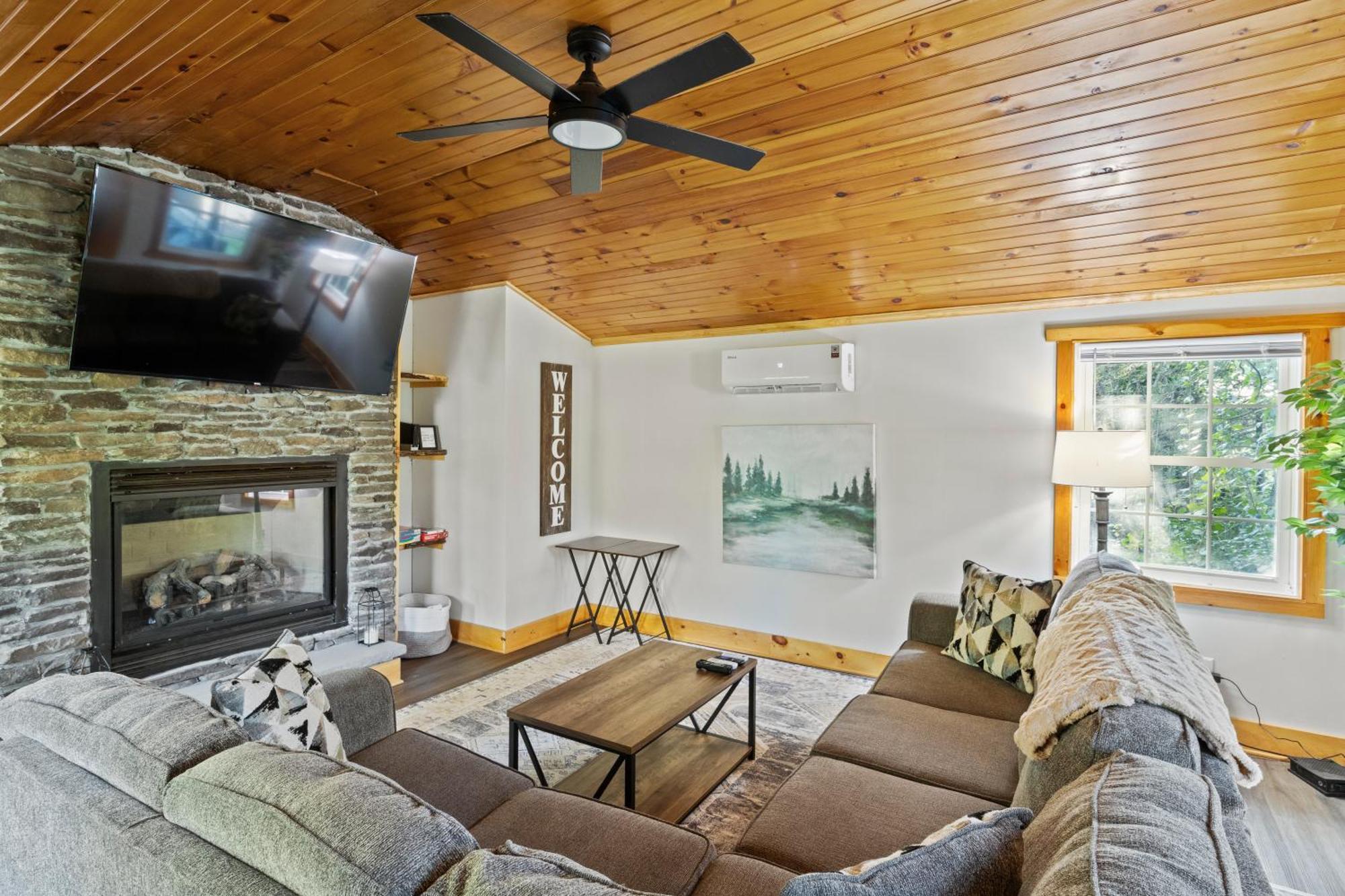 קאנאנדאיגואה Cozy Home W/ King Bed & Lake Access מראה חיצוני תמונה
