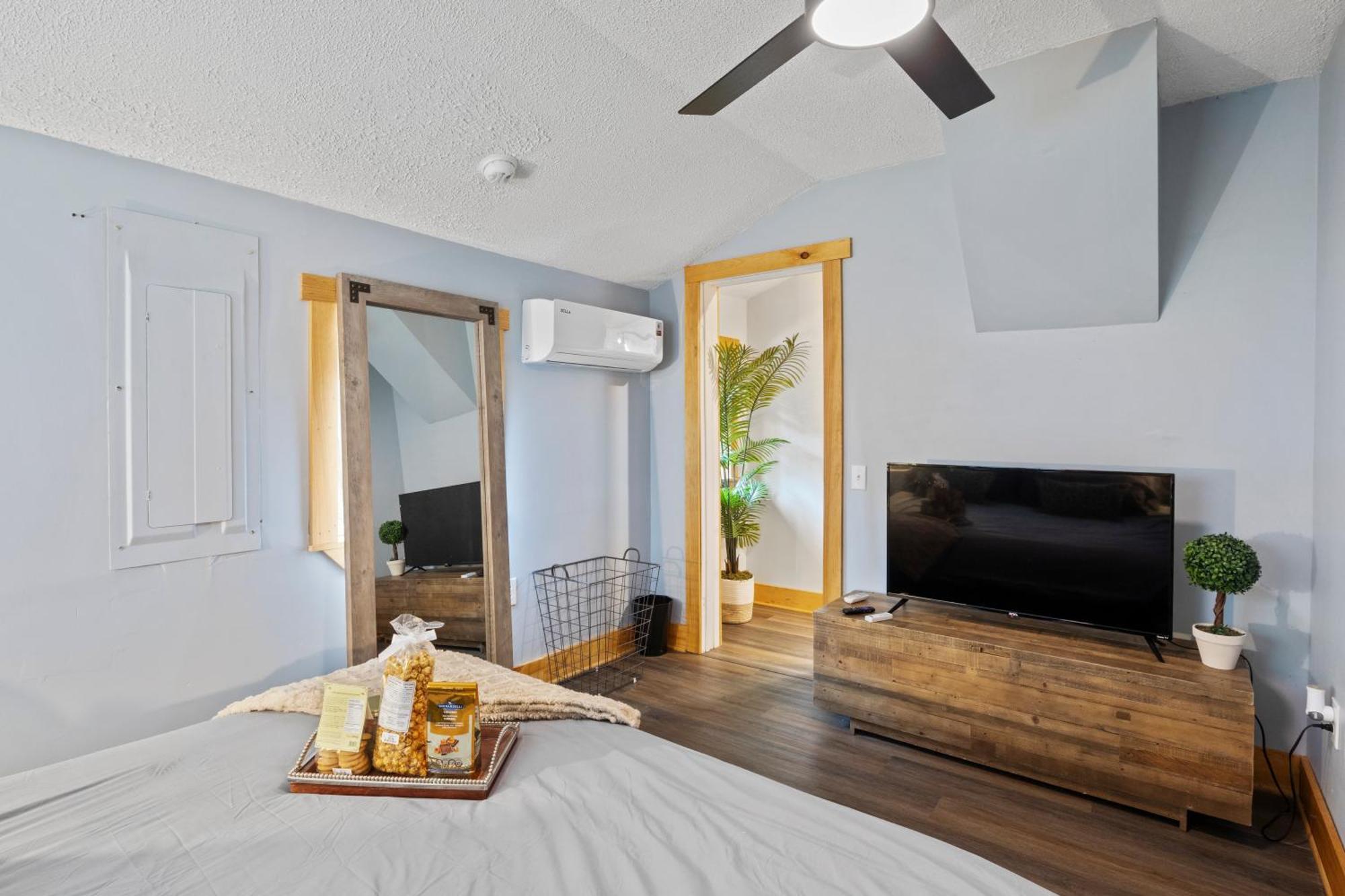 קאנאנדאיגואה Cozy Home W/ King Bed & Lake Access מראה חיצוני תמונה